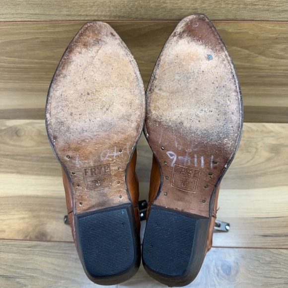 FRYE Sacha Moto Western Bootie Womens 9 Cognac Leather Zipper Heel - Picture 9 of 11